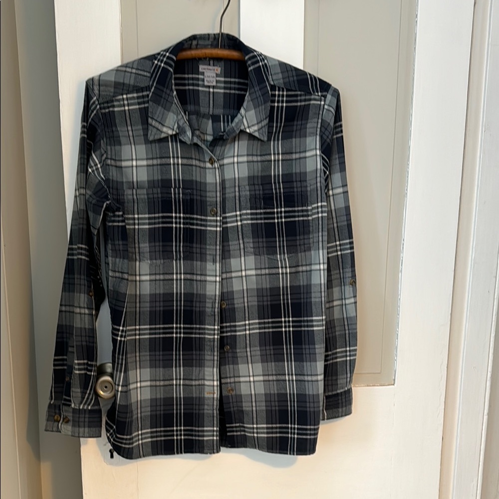 Women’s Carhartt long sleeved plaid shirt. Size L. Pre owned.